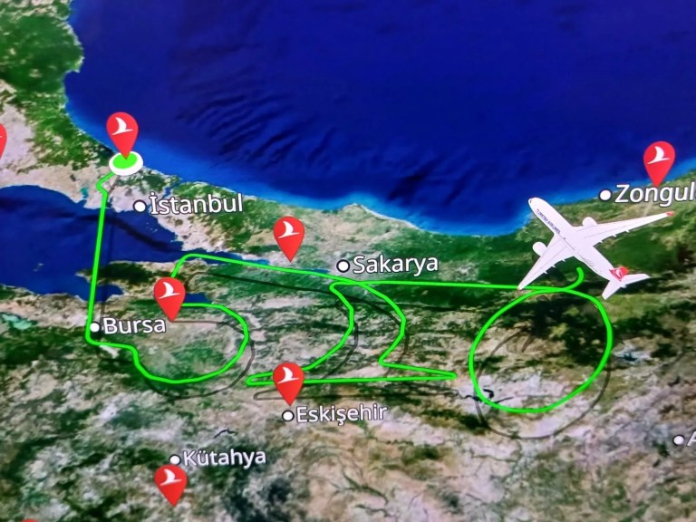 THY'nin TK-Aile Uçağı Gökyüzüne 500'üncü Logoyu Çizdi