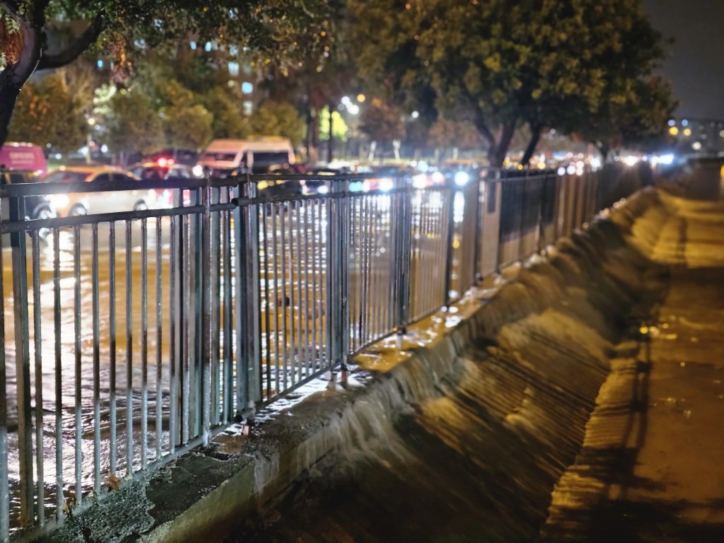 Adana'da Sağanak Yağış Yolları Göle Çevirdi
