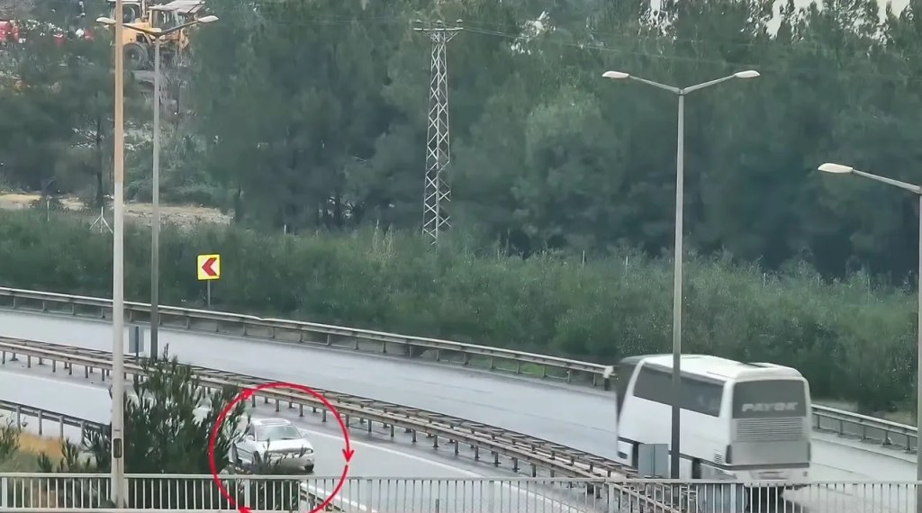 Otoyolda Polislerden Kaçan Sürücü Dronla Yakalandı