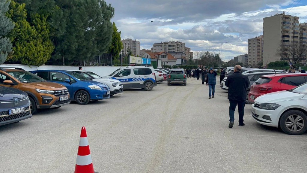 Bursa'da Öğretmen Eski Sevgilisi Tarafından Vuruldu