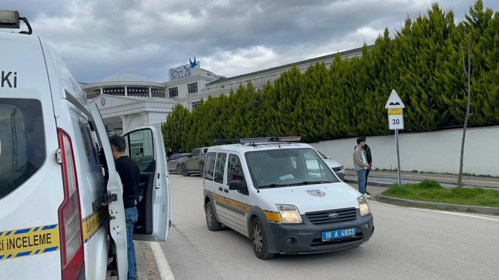 Bursa'da Öğretmen Eski Sevgilisi Tarafından Vuruldu