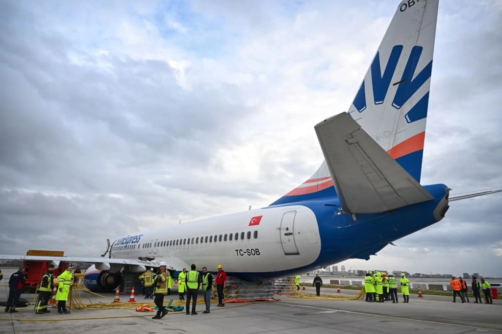 Antalya'da SunExpress Uçağında Teknik Arıza