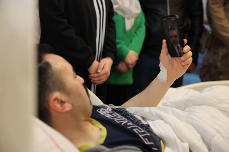 Bakan Çiftçi'den Yaralı Polise Geçmiş Olsun Telefonu