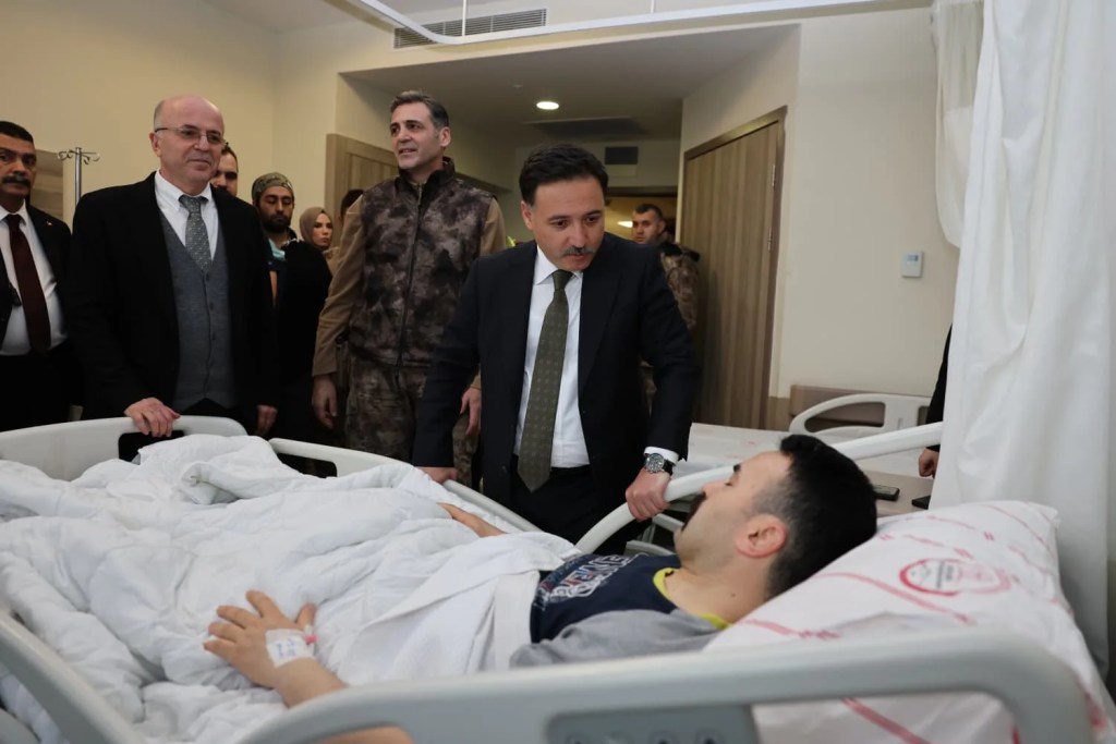 Bakan Çiftçi'den Yaralı Polise Geçmiş Olsun Telefonu
