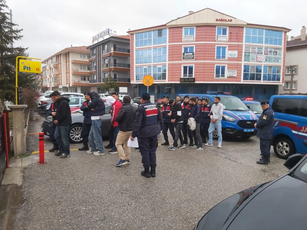 Çubuk'ta Yasa Dışı Bahis Operasyonu: 8 Kişi Tutuklandı