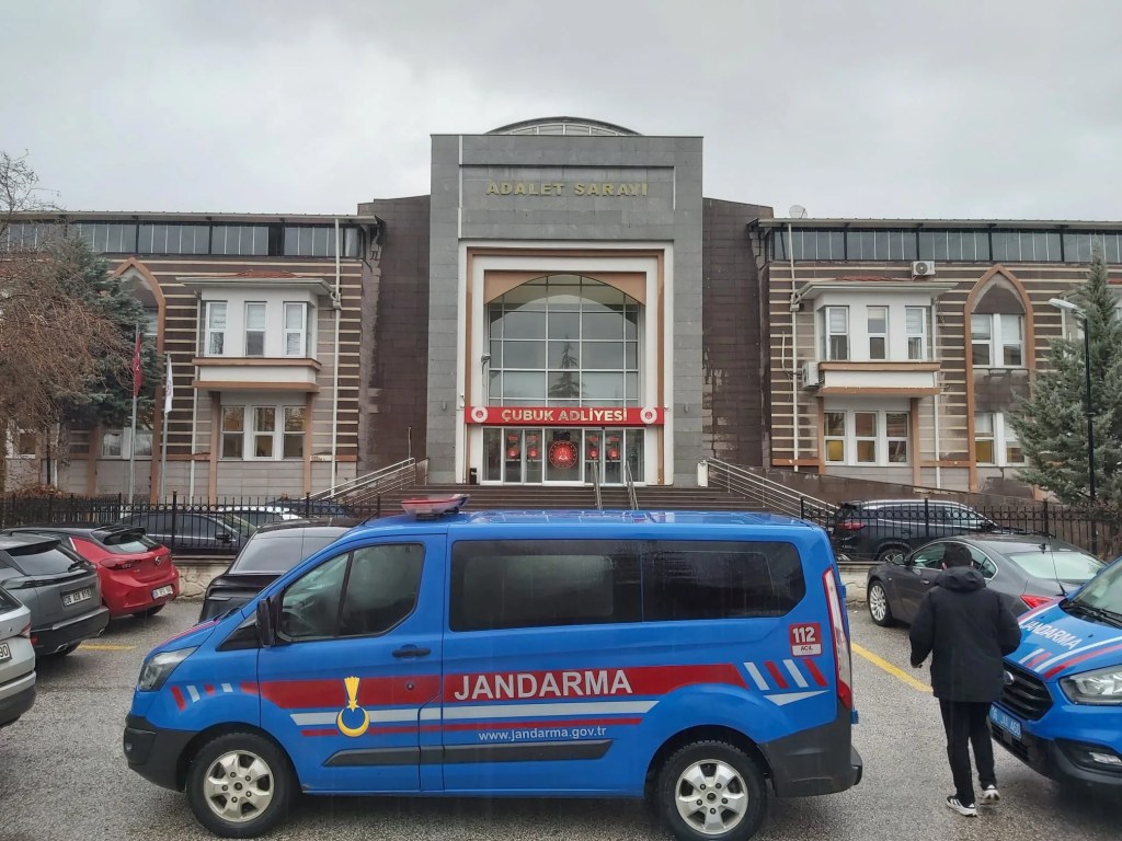 Çubuk'ta Yasa Dışı Bahis Operasyonu: 8 Kişi Tutuklandı