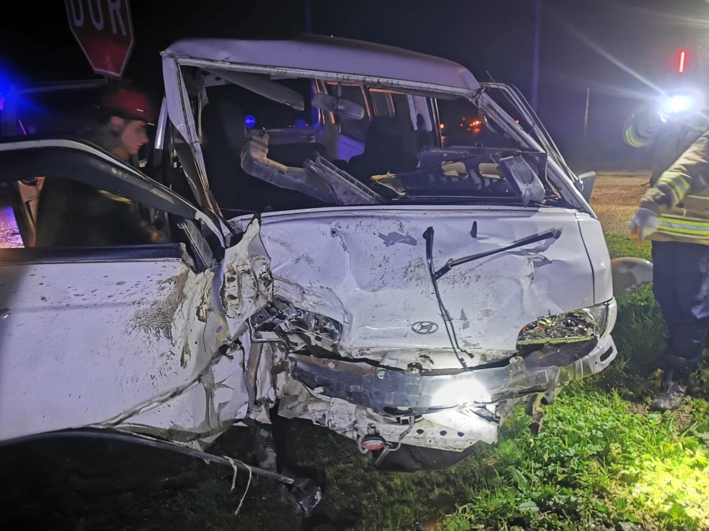 Bursa'da Kamyon ve Minibüs Çarpıştı: İki Yaralı