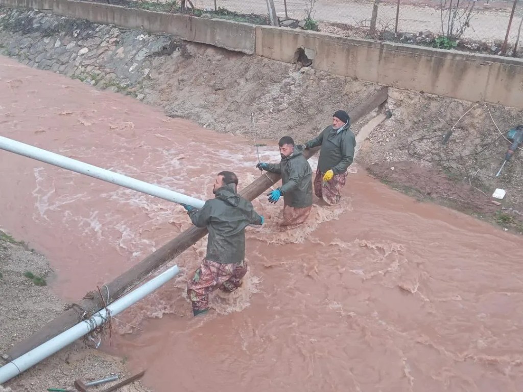 Adıyaman Gölbaşı'nda Sel Temizlik Çalışmaları Sürüyor