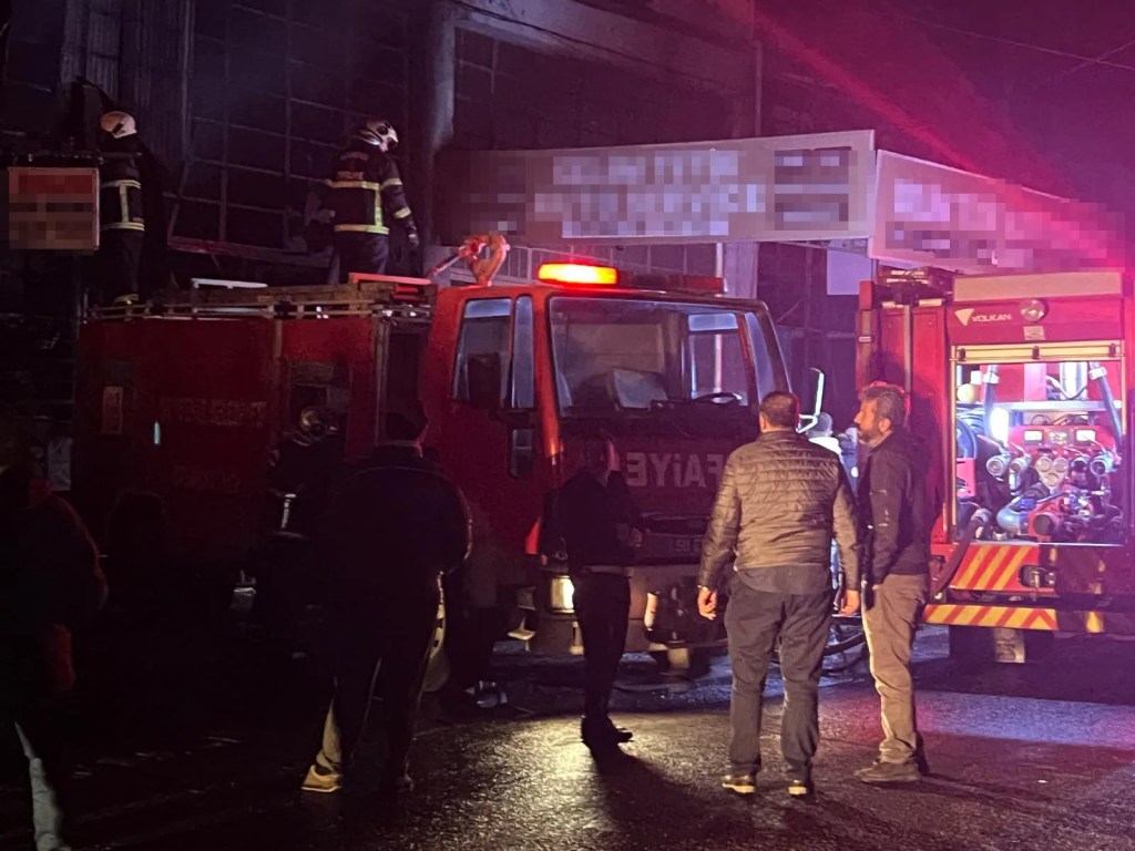 Nevşehir'de Oto Döşeme Dükkanında Yangın Söndürüldü