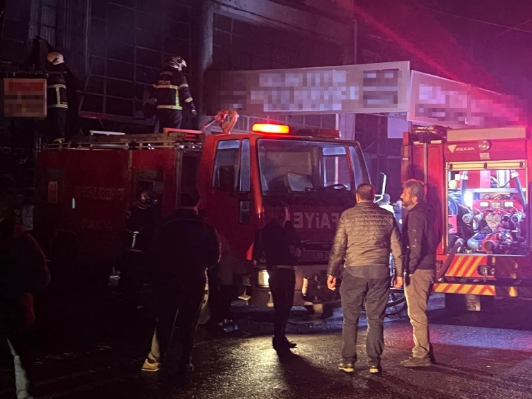 Nevşehir'de Oto Döşeme Dükkanında Yangın Söndürüldü