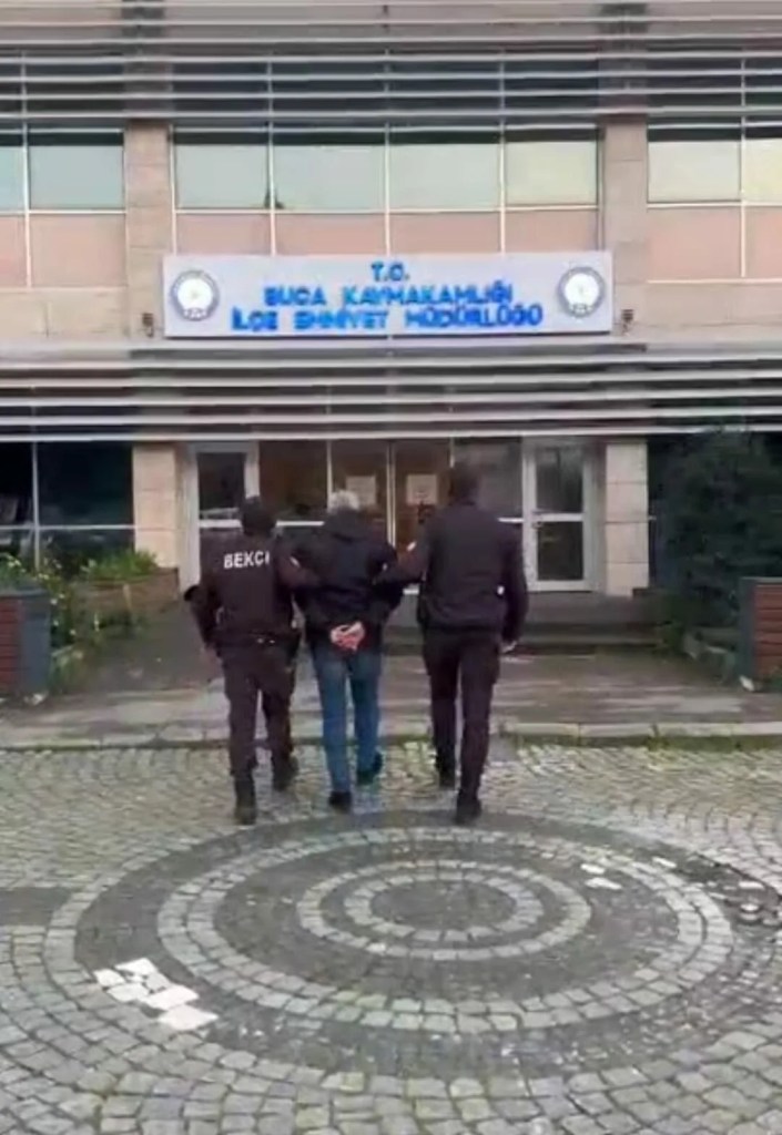 İzmir'de Aranan İki Hükümlü Yakalandı