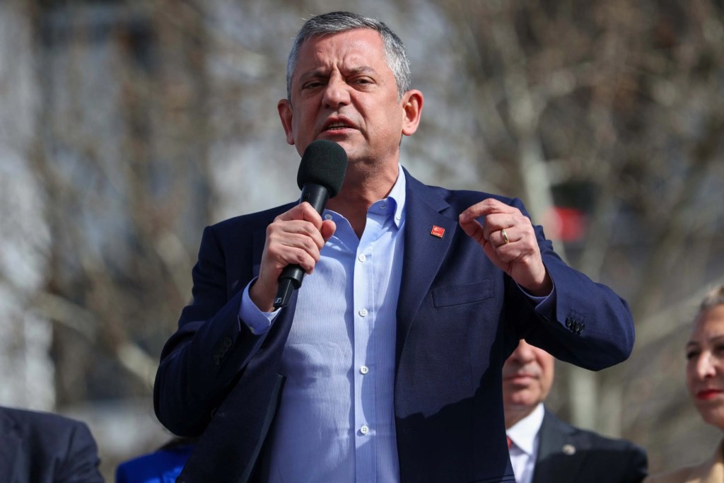 Özgür Özel: Erken Seçim Sandığı Bekliyoruz