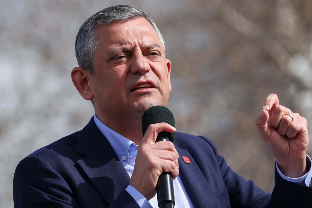 Özgür Özel: Erken Seçim Sandığı Bekliyoruz