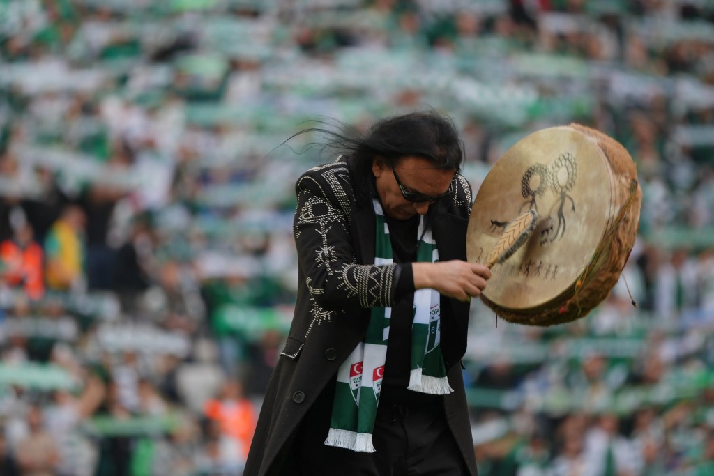 Gökhan Kırdar Bursaspor Taraftarını Coşturdu
