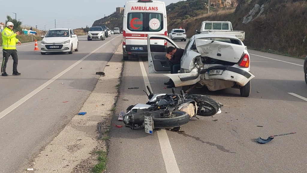 Balıkesir'de Motosiklet Kazaları: İki Sürücü Yaralı