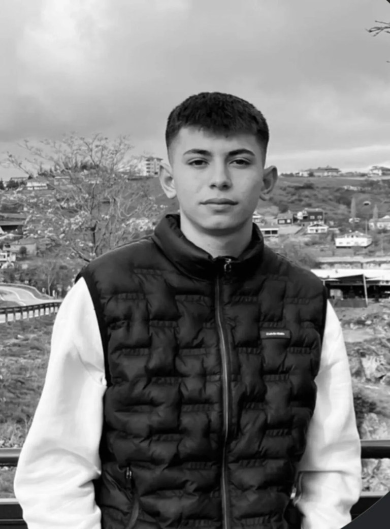 Manisa'da Motosiklet Kazasında Liseli Ahmet Hayatını Kaybetti