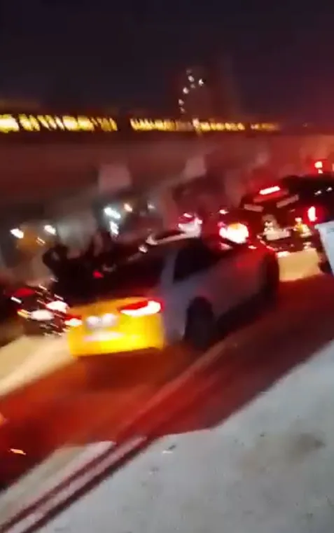Adana'da Düğün Konvoyu Trafiği Kesti, Gürültü Yaptı