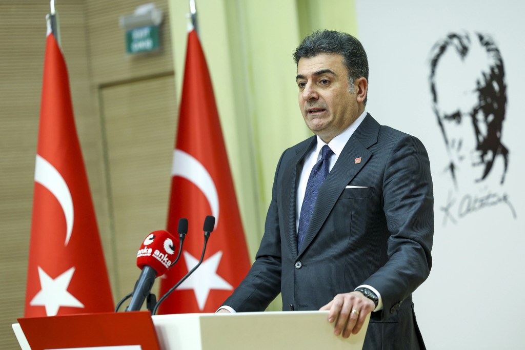 CHP'de Disiplin Süreci: Hasbi Dede'nin Durumu