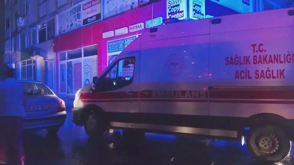 Silivri'de Elektrik Trafosu Yangını: İki Kişi Hastaneye Kaldırıldı