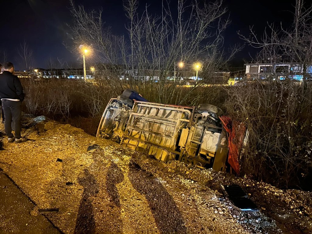 Düzce'de Otomobil Halk Otobüsüne Çarptı: 5 Yaralı