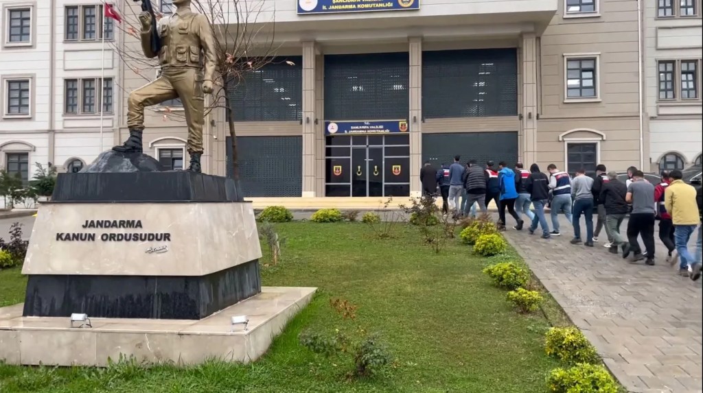Jandarma 12 İlde Dolandırıcılık ve Bahis Operasyonu Düzenledi
