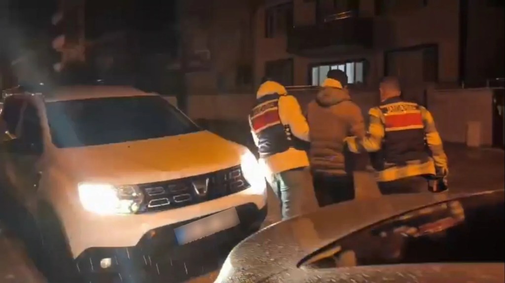 Jandarma 12 İlde Dolandırıcılık ve Bahis Operasyonu Düzenledi