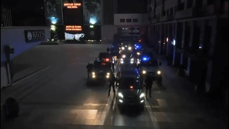 İstanbul Ve Adana'da DEAŞ Operasyonu: 10 Kişi Gözaltında