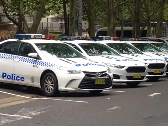 Sydney'de Bıçaklı Saldırı: 1 Ölü, 2 Yaralı
