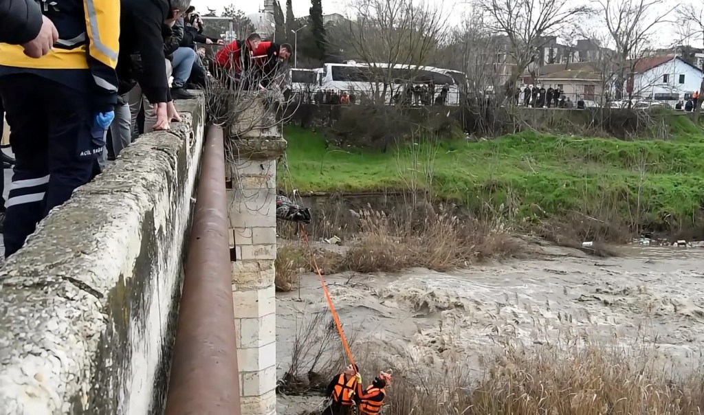 Lüleburgaz'da Dere Yatağında Bulunan Erkek Cesedi