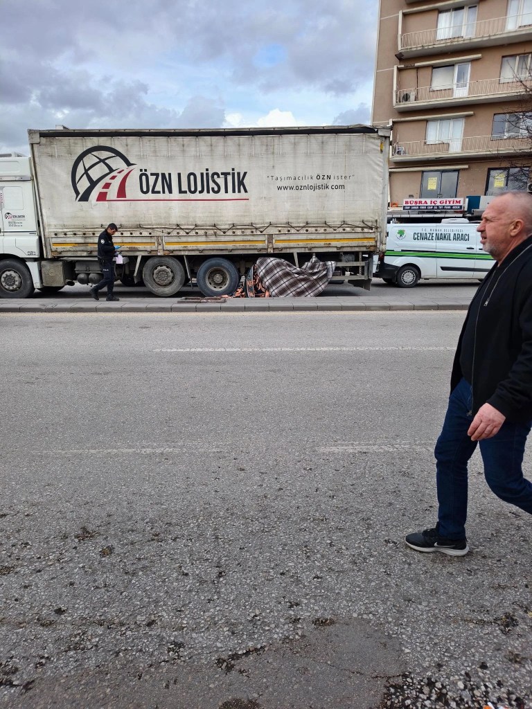 Ankara'da TIR Kazasında Yaşlı Kadın Hayatını Kaybetti