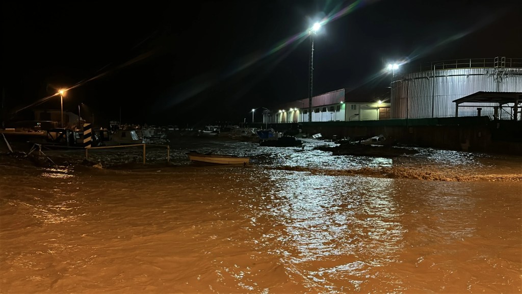 Çanakkale'de Sağanak Yağış Taşkınlara Neden Oldu