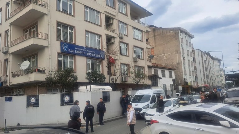 Polis Merkezinde Şok: İfade Vermeye Gitti, Kendini Vurdu