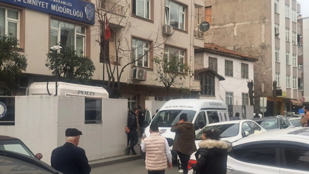 Polis Merkezinde Şok: İfade Vermeye Gitti, Kendini Vurdu