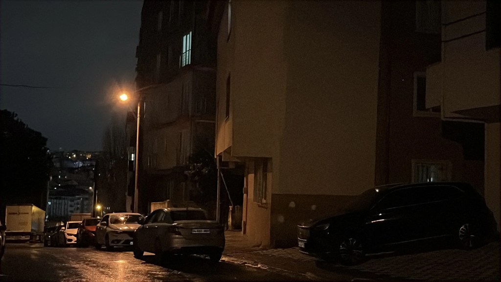 Çayırova'da Emekli Polis Karnından Vuruldu
