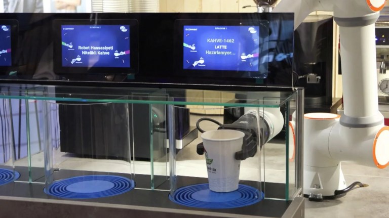 Yapay Zeka Destekli Robotik Barista Kahve Sektöründe