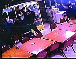 Kütahya'da Çayevinde Bıçaklı Saldırı Anı Kamerada
