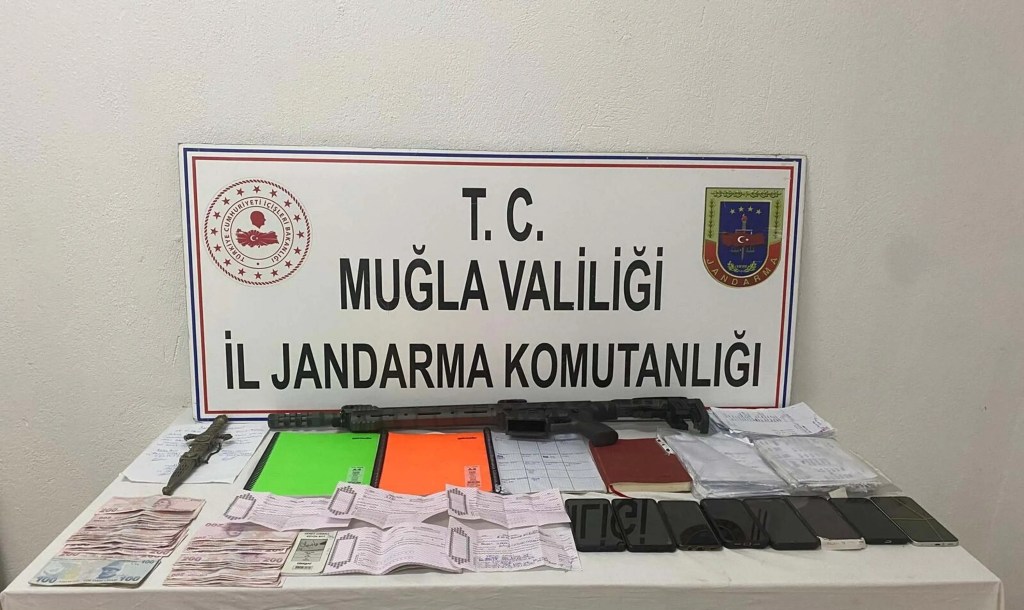 Muğla'da Tefeci ve Göçmen Kaçakçılığı Operasyonu