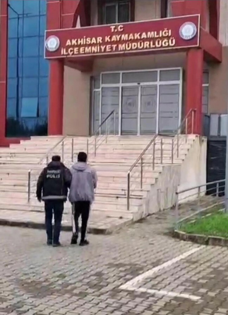 Manisa'da Uyuşturucu Operasyonu: 8 Kişi Tutuklandı
