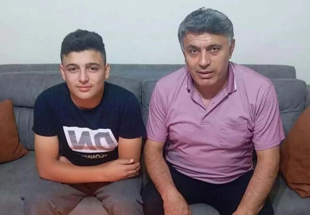 Denizli'de Kamyonet ve Minibüs Çarpıştı: İki Kişi Hayatını Kaybetti