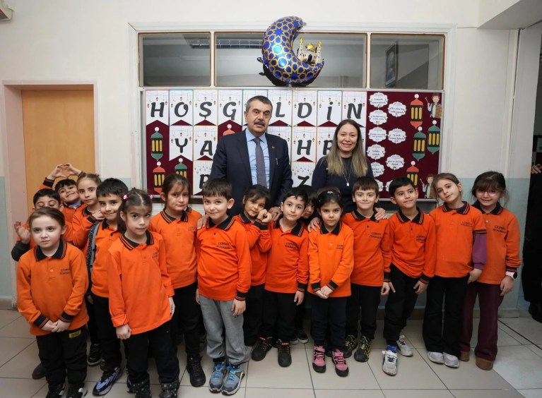 Bakan Tekin: 168 Kişinin İmzaladığı Metin İçin Suç Duyurusu