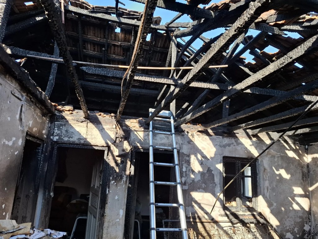 Bursa'da Tek Katlı Ev Yangında Kullanılamaz Hale Geldi