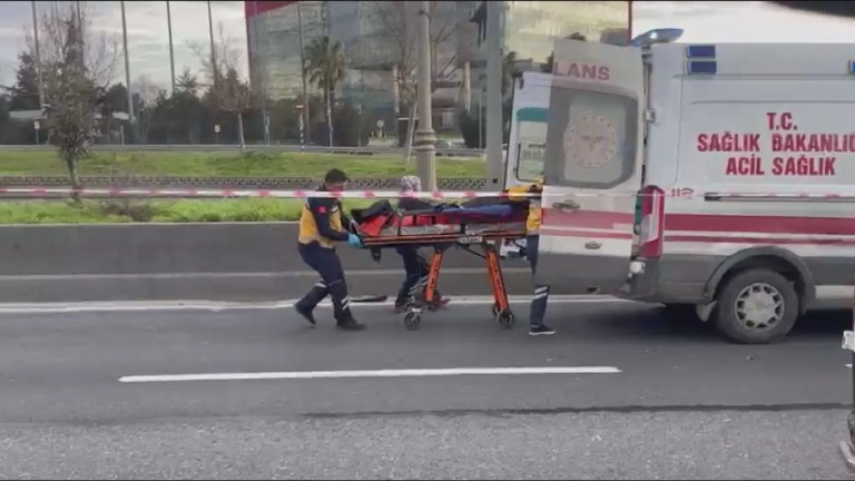 Bağcılar'da Kamyonet Şoförüne Otomobil Çarptı: 1 Ölü
