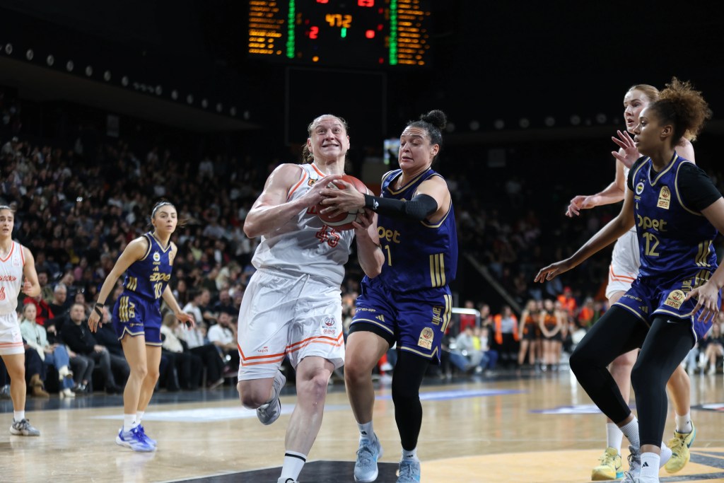 Çimsa ÇBK Mersin, Fenerbahçe Opet'e Mağlup Oldu