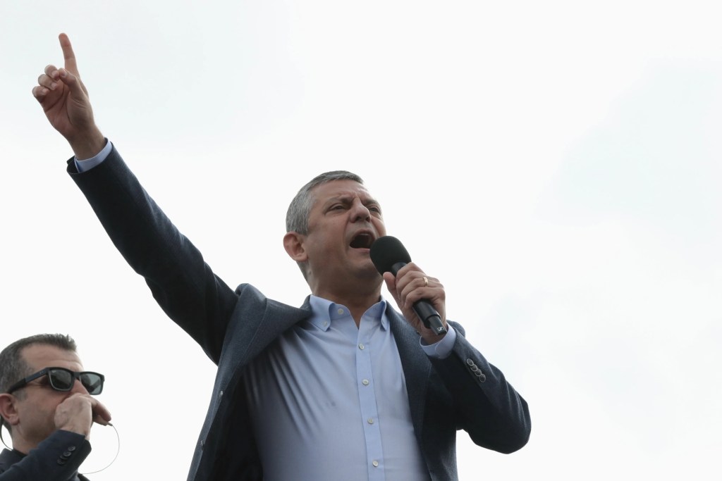 Özgür Özel: Yargı Kolları Kuruldu, Siyasetçi Başsavcı Oldu