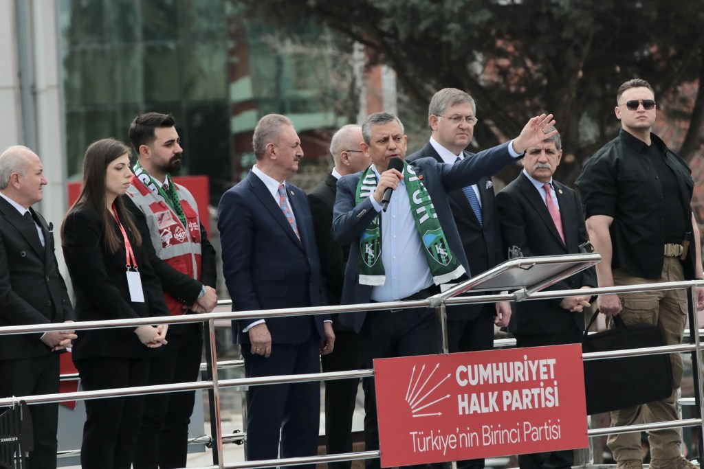 Özgür Özel: Yargı Kolları Kuruldu, Siyasetçi Başsavcı Oldu