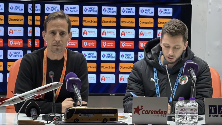 Alanyaspor Evinde Başakşehir'e Yenildi