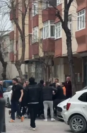 Küçükçekmece'de İftar Saatinde Park Yeri Kavgası