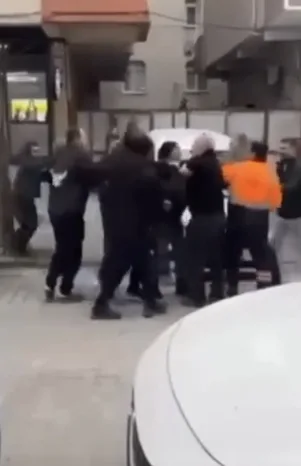 Küçükçekmece'de İftar Saatinde Park Yeri Kavgası