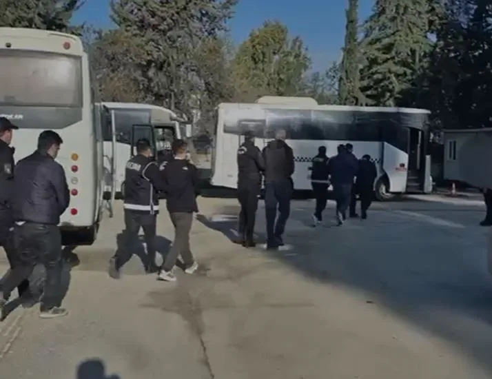 Hatay'da Rüşvet ve Kaçakçılık Operasyonu: 26 Kişi Tutuklandı