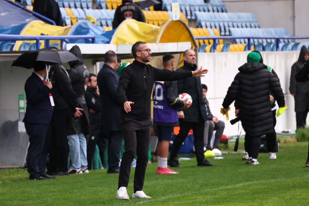 Menemen FK Play-Off Yarışında Geriliyor